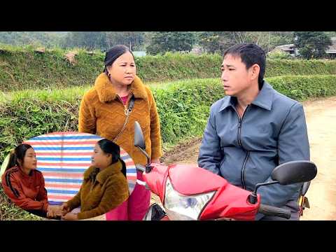 Hong's mother happened to meet Hoi on her way home from looking for a job.