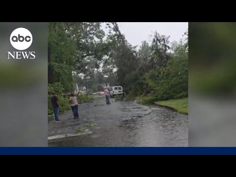 Severe weather strikes Midwest, moves to East