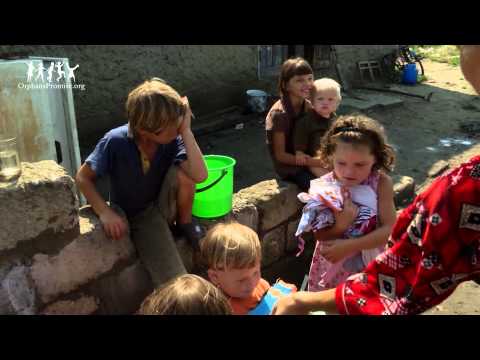 2 Parents, 8 Kids—in 2 Rooms!