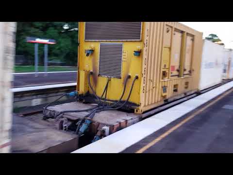Aurizon container train through Sherwood.