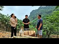 How will Officer Alex and the carpenter design Tieu Ca's $2,000 house?