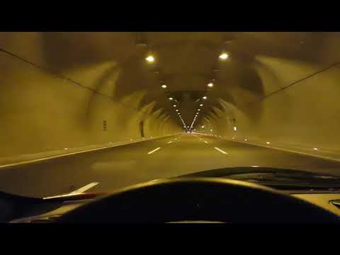 Alfa Romeo 156 2.5 v6 Q2 exhaust sound in the tunnel