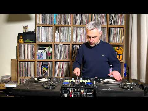 MORE IMPROVISED SCRATCHING ON TECHNICS TURNTABLES