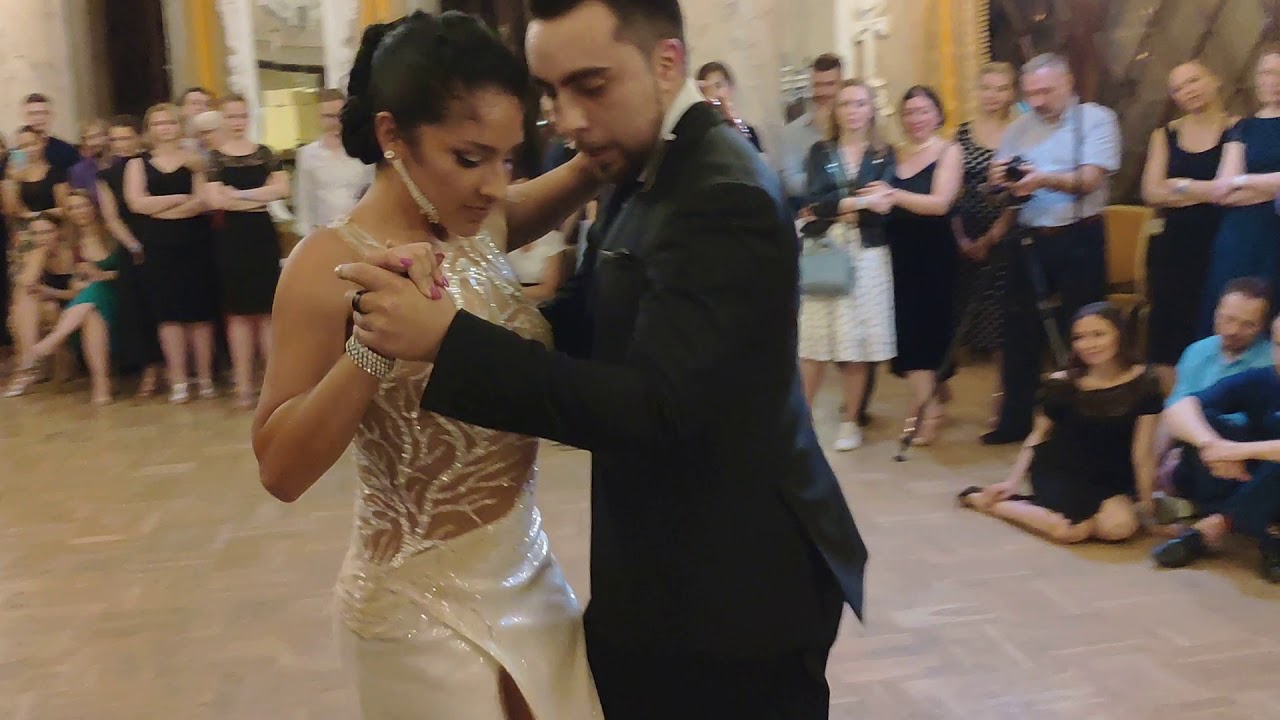 Video thumbnail for Jonathan Saavedra y Clarisa Aragón, Moscow Holidays, May 2019