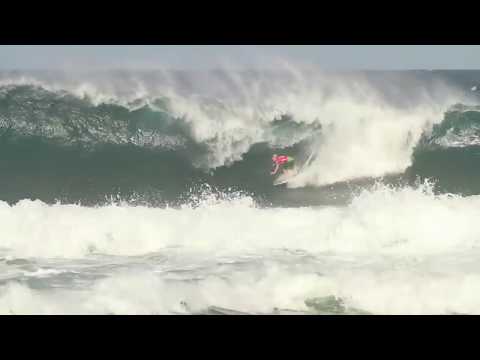 John John Florence vs Kelly Slater: Pipe Masters 2011