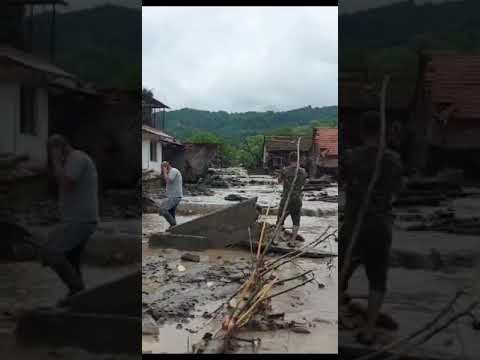 Satul Buceava-Șoimuș, măturat de ape