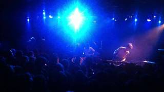 Suuns - Gaze (11/23/2011, La Maroquinerie, Paris, France)