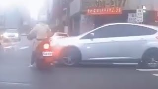 【其他視角】早就紅燈還闖，擊落機車騎士（2025.12.03 桃園市桃園區大興西路二段