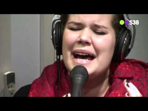 Iris Kroes   Can't Make You Love Me LIVE