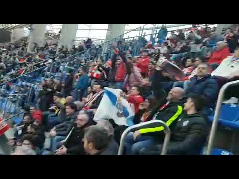 Cientos de seguidores del CD Lugo apoyan a los rojiblancos en Riazor
