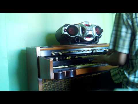 2011-07-01_17-33-05_37  Jonathan Woodby on hammond T222