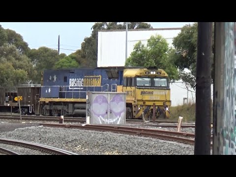 Pacific National NR72 3XM4 At North Geelong