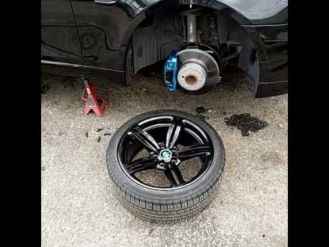 BMW brake calipers custom painted two tone BMW M Series and black