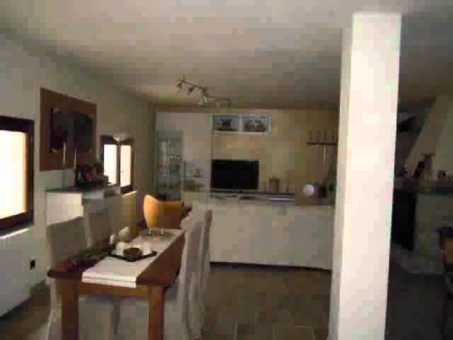 MASSA ZONA DEL CANDIA - VILLA SINGOLA DI RECENTE COSTRUZIONE DI 300 MQ CON AMPIO GIARDINO