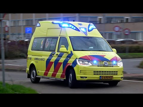 A1, Hornis Silverline Ambulance 02-108 Sneek naar melding in Sneek