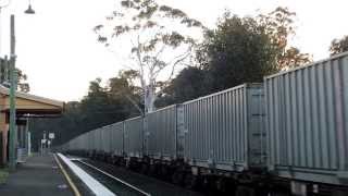 preview picture of video 'AN8/AN4 lead the empty Veolia garbage train (2122N) through Wingello'