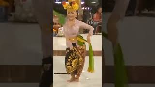 Download lagu Penampilan Dek Srik bersama Joged Sekar Pelangi di Gedung Mario, Tabanan #jogedbungbung #jogedbali mp3 Download lagu Penampilan Dek Srik bersama Joged Sekar Pelangi di Gedung Mario, Tabanan #jogedbungbung #jogedbali mp3