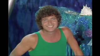 Muppet Songs: Mac Davis - Baby Don&#39;t Get Hooked on Me