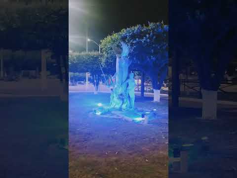 Praça da Bíblia de Juína-MT e monumento aos pioneiros.