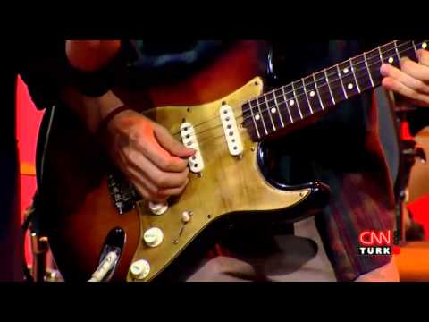 Burada Laf Çok Performansları; Yok Öyle Kararlı Şeyler - Bir Sherlock Değilsin