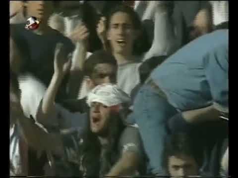 "Hinchada River en Caballito 1998" Barra: Los Borrachos del Tablón • Club: River Plate