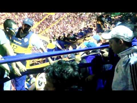 "Boca Dep. Cali Copa Lib 2016 / Un cementerio de gallinas" Barra: La 12 &bull; Club: Boca Juniors &bull; País: Argentina