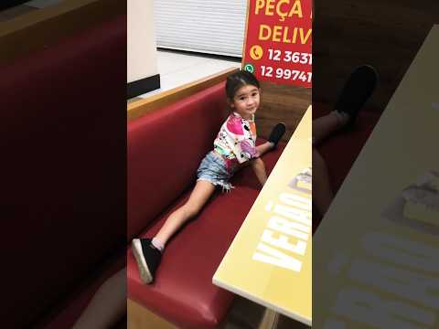 Ginástica rítmica para guardar lugar!!!! 🤣🤣🤣 #brincadeira #diversão #video #viral #trend #shorts