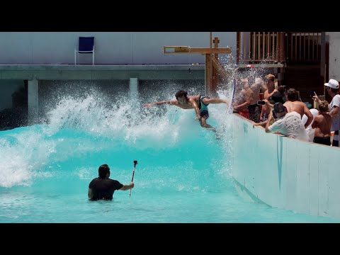 image-Where is the Palm Springs Swim Center located?