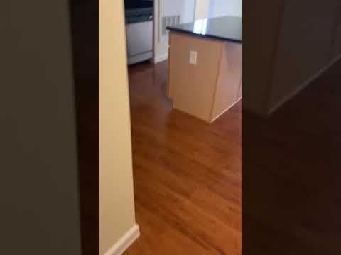 Burlington | 1 bed 1 bath + Den | 799 sq.ft.