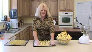 How to Dehydrate Apples into Apple Chips and Store