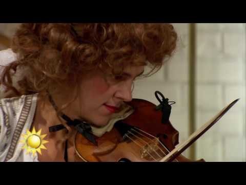 Solen glimmar blank och trind - Thor Lindé och Fredmans stråkar - Nyhetsmorgon (TV4)