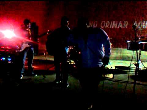 Pocho Antrax - El compa Kahno  y Chaka Banuelos (En vivo) 2010