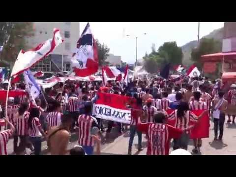 "Caravana chivas jaguares (1) 2015 // La irreverente - La banda de chivas - LFDG" Barra: La Irreverente &bull; Club: Chivas Guadalajara