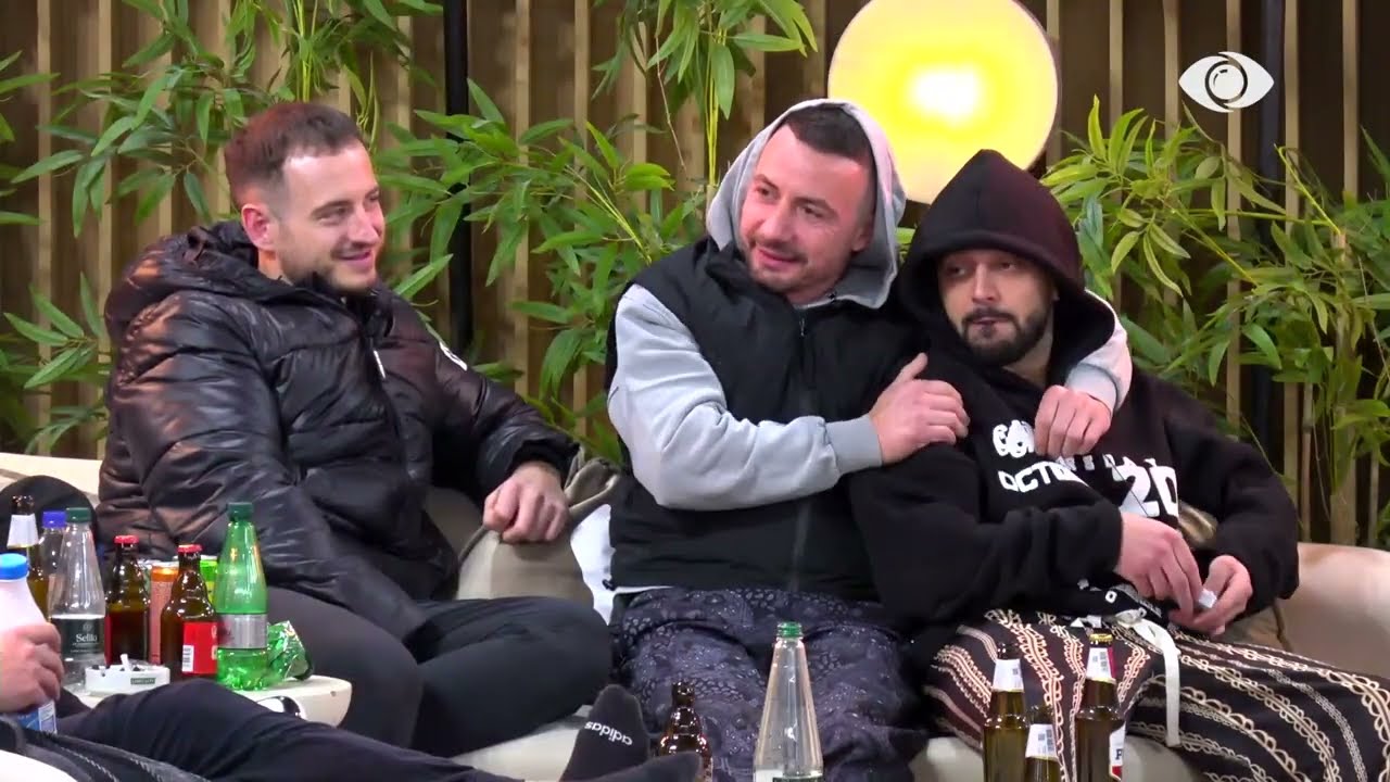Banorët presin Gjestin me duartrokitje, Amberi hedh batuta: Miu i pusetave…