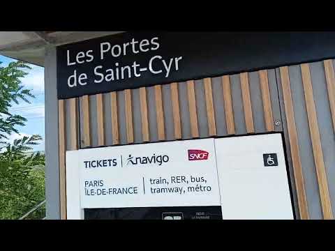 Tram T13 Express - Station [Les portes de Saint-Cyr]