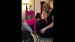 Download lagu WHAT'S IN MY DANCE BAG | Travolution 28-inch Duffle with Garment Rack | HENNIES PENNIES mp3