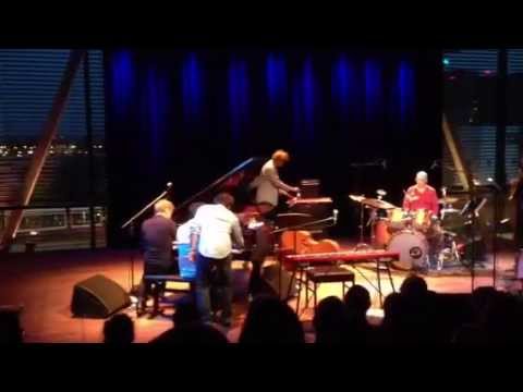 Harold López Nussa & Family: Los Muñecos