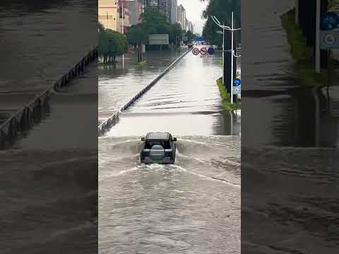 Thumbnail for BYD Yangwang U8 Drives Through Flooded Streets - See Its Amphibious Feature! by Yangwang