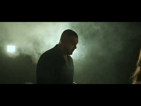 Antonio Martin - Maria Gil  - MI CAMA HUELE A TI  (videoclip oficial)