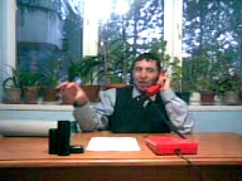 Un securist prezinta normele de conduita