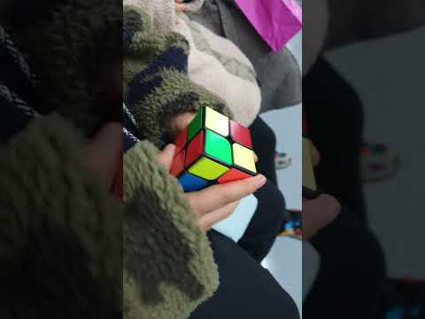 나는 ㄱr끔 #큐브 를 돌린다.