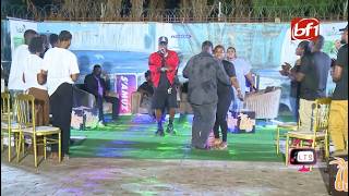 Télé S’amuz : Tony S transporte le public dans une ambiance romantique avec son titre " Boum tcha "