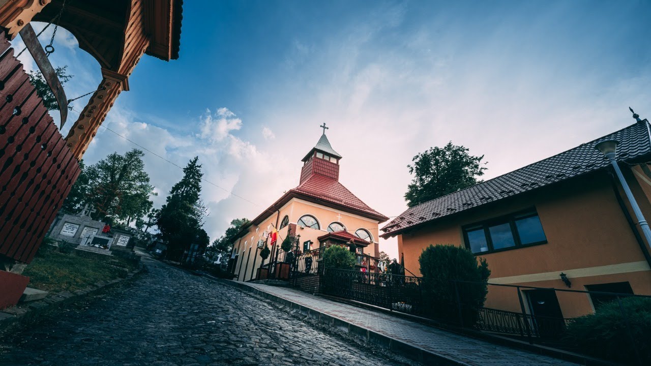 15.10.2021. У 21:30, ВЕЧЕ СА О. ДЕЈАНОМ КРСТИЋЕМ