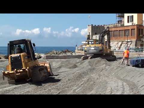 SISTEMAZIONE SPIAGGIA A VERNA  -   7-6-2018