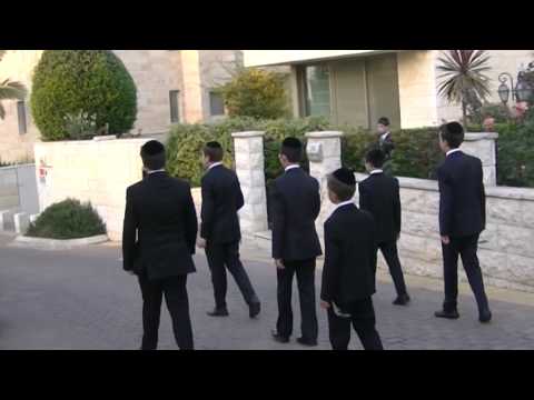 Shira Chadasha Boys Choir Menucha V'Simcha