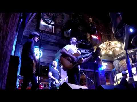 Listen To The Music - Mellow Mushroom Downtown Nashville - 8/8/17