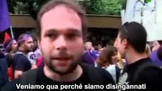 Il popolo viola esige le dimissioni di Berlusconi (Tg stranieri)