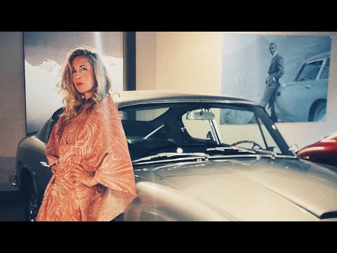 Becki Biggins - Emptiness Around You (Lyric Video)