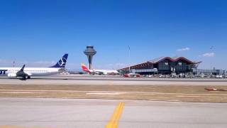 Timelaps of Taxiing and Takeoff Madrid Airport - August 2017