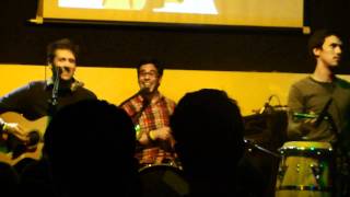 (Sittin' on) The Dock of the Bay - The Reign of Kindo live (Otis Redding cover) [acoustic]